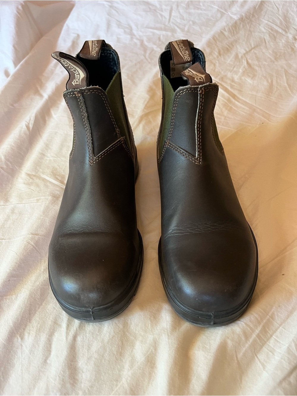 Blundstone Women’s Chelsea Work Boots in Dark Brown with Olive Elastic - Picture 3 of 7